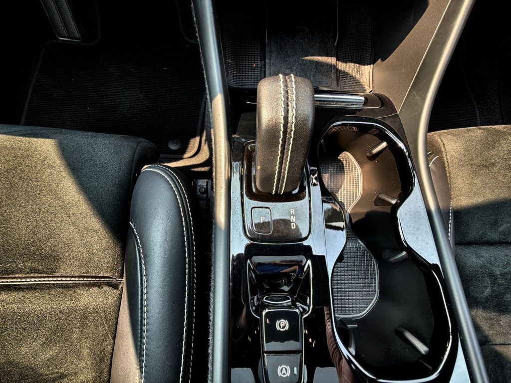 Thumbnail: 2021 Volvo XC40 - 15