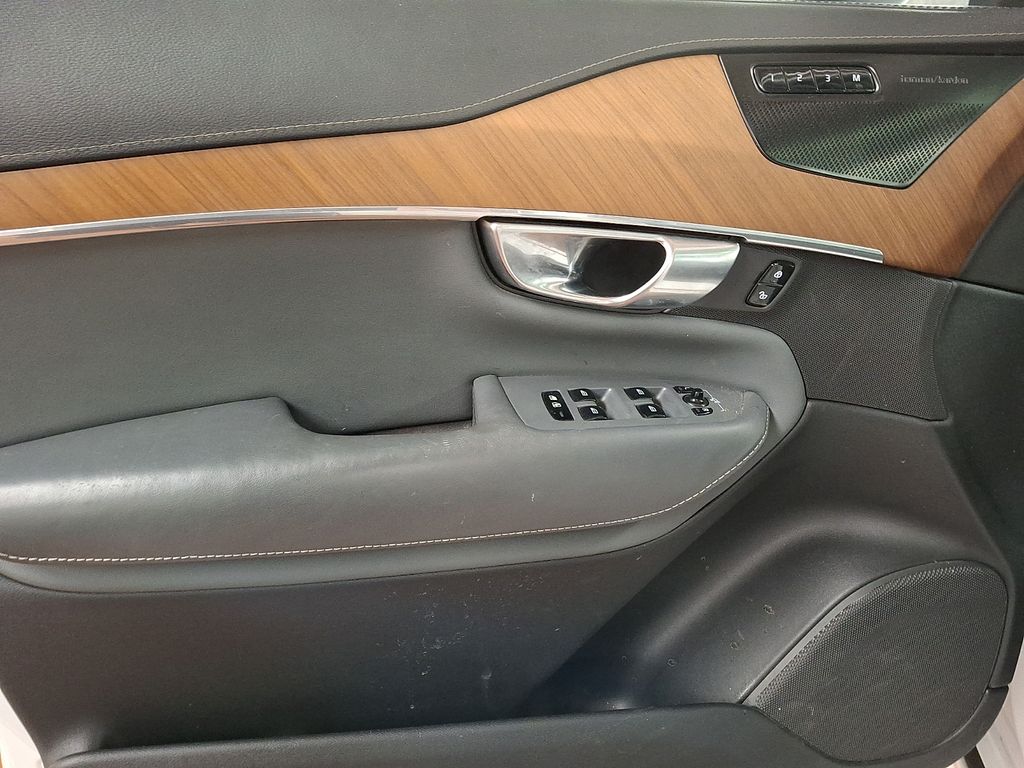 Thumbnail: 2020 Volvo XC90 - 15