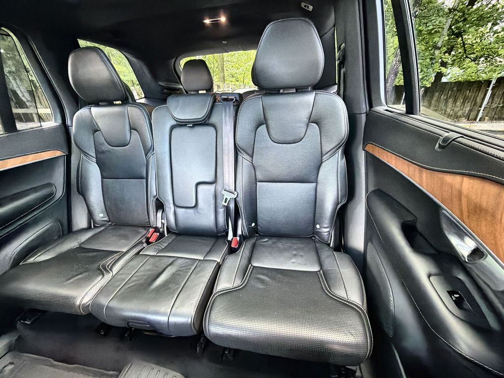 Thumbnail: 2019 Volvo XC90 - 28