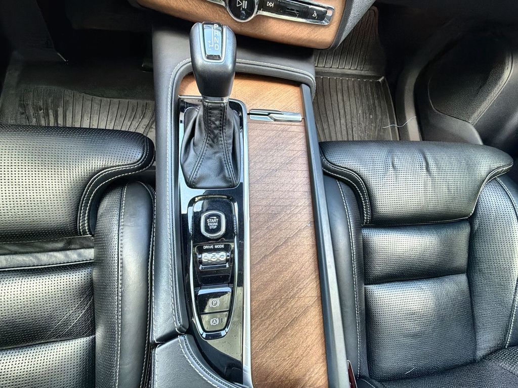 Thumbnail: 2019 Volvo XC90 - 15