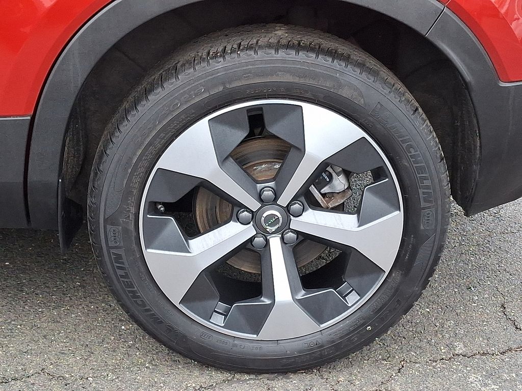 Thumbnail: 2023 Volvo XC40 - 5