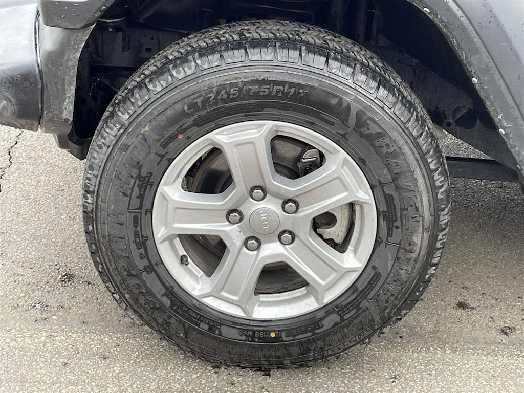 Thumbnail: 2022 Jeep Wrangler - 5