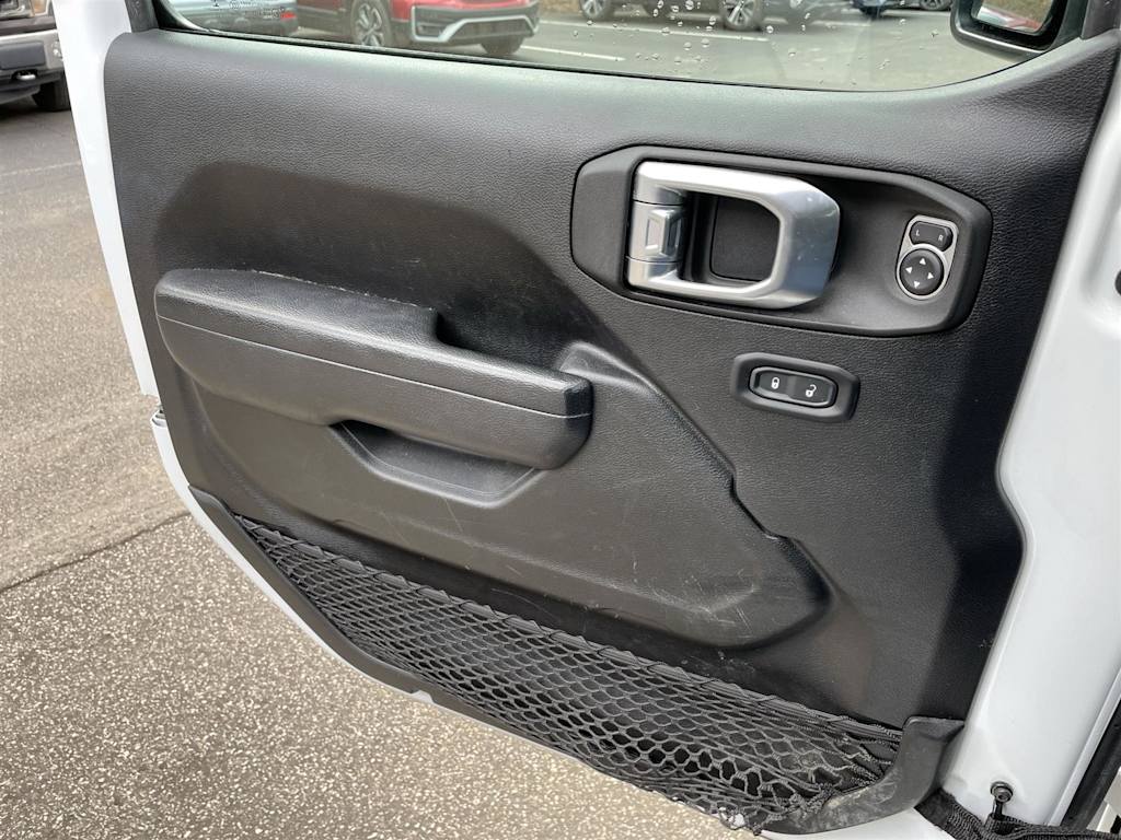 Thumbnail: 2022 Jeep Wrangler - 16