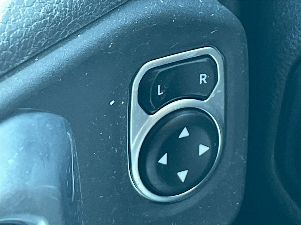 Thumbnail: 2020 Jeep Wrangler - 20