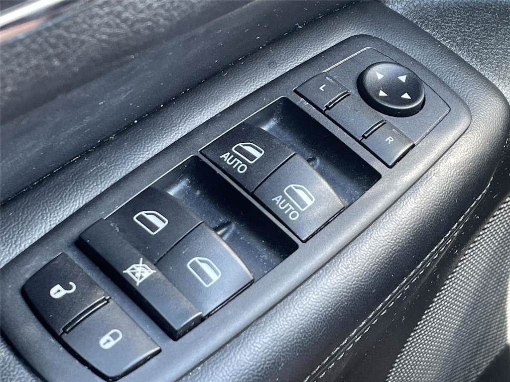 Thumbnail: 2020 Jeep Grand Cherokee - 21