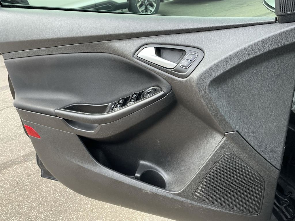 Thumbnail: 2018 Ford Focus - 24