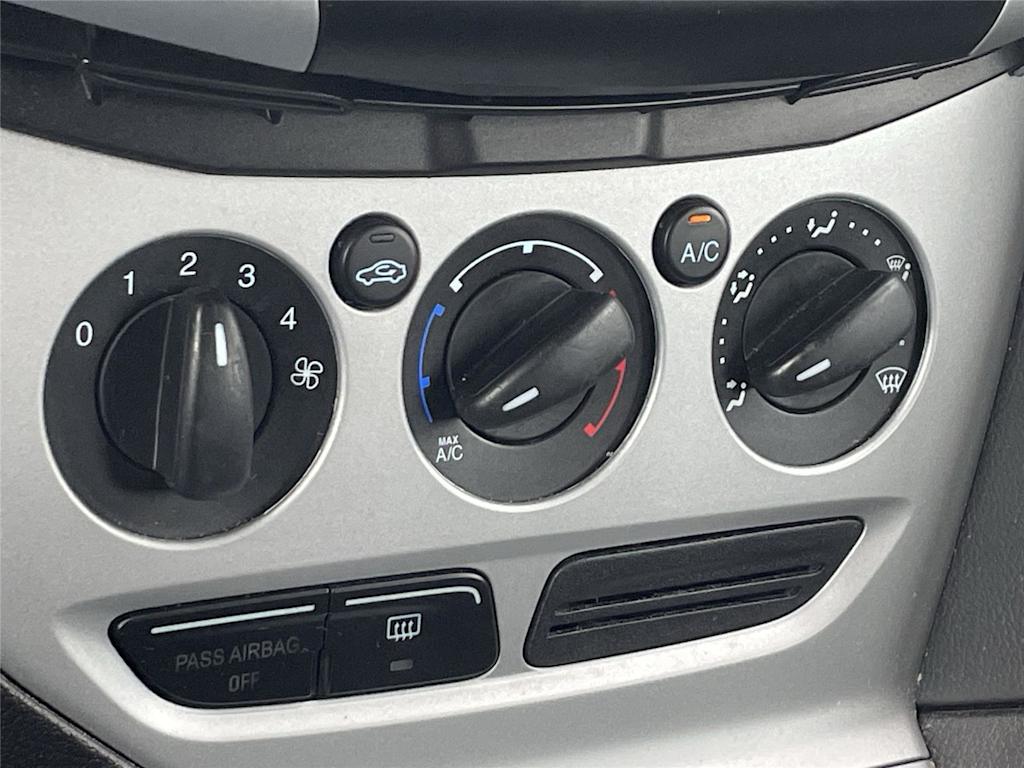 Thumbnail: 2012 Ford Focus - 23