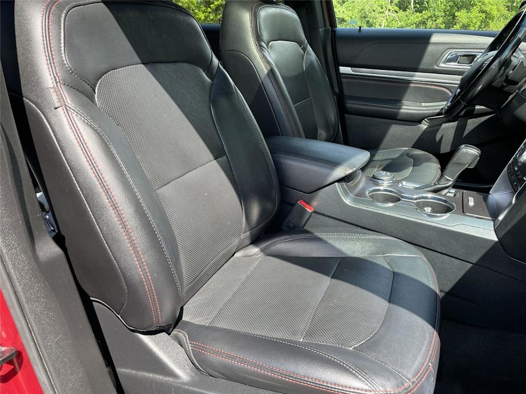 Thumbnail: 2016 Ford Explorer - 10