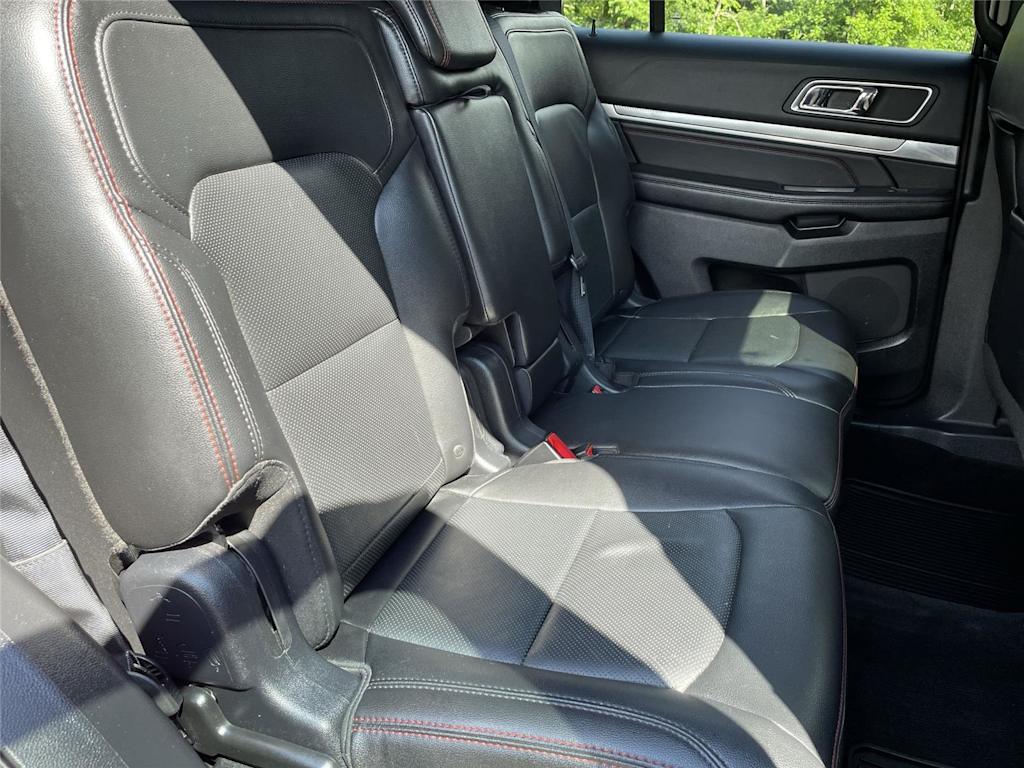 Thumbnail: 2016 Ford Explorer - 25