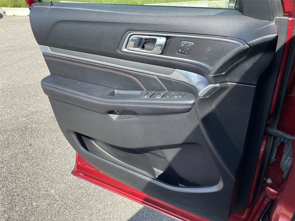 Thumbnail: 2016 Ford Explorer - 30