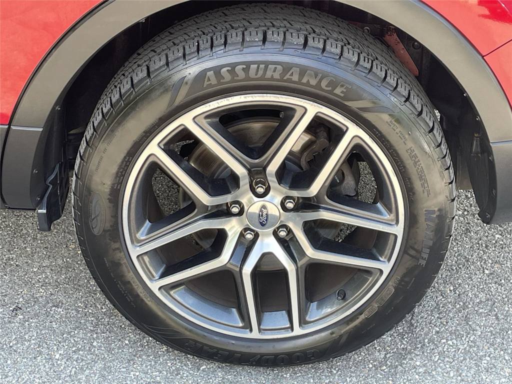 Thumbnail: 2016 Ford Explorer - 8