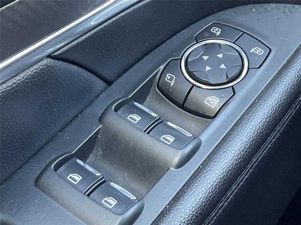 Thumbnail: 2016 Ford Explorer - 31