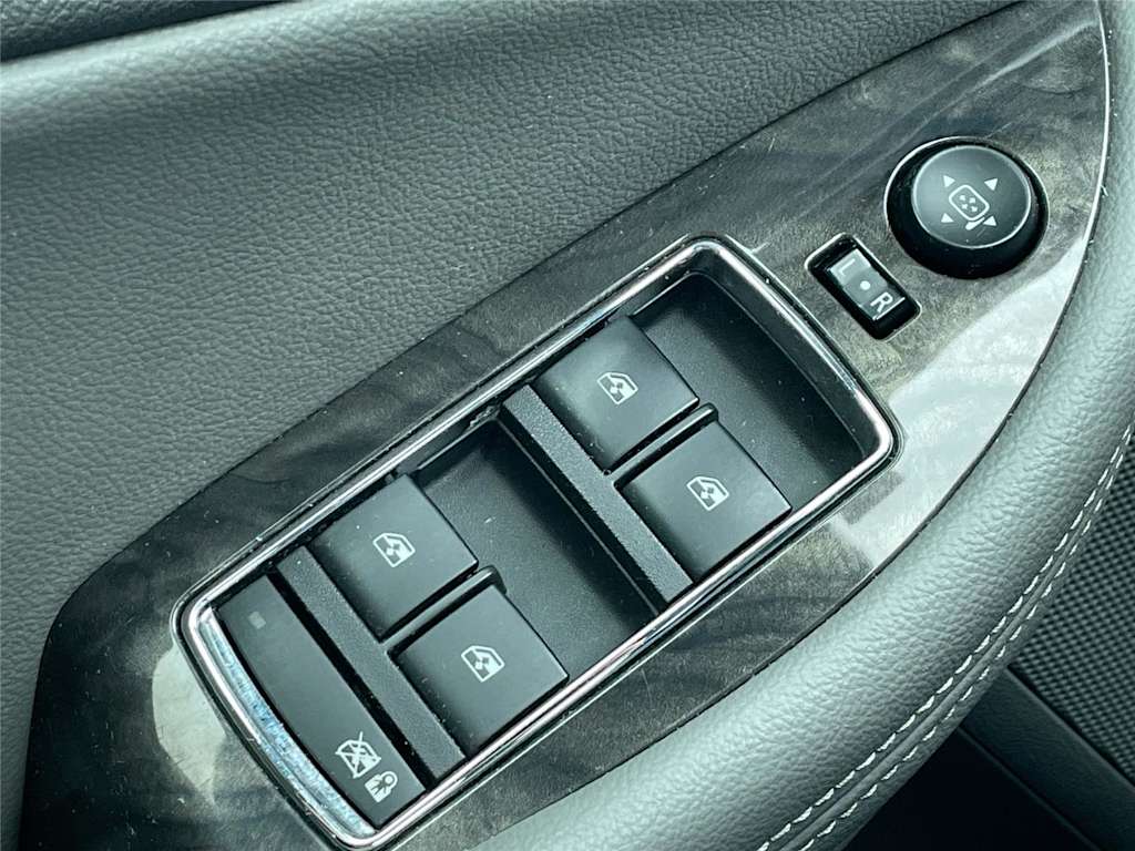 Thumbnail: 2014 Chevrolet Impala - 27