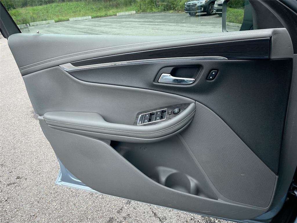 Thumbnail: 2014 Chevrolet Impala - 26