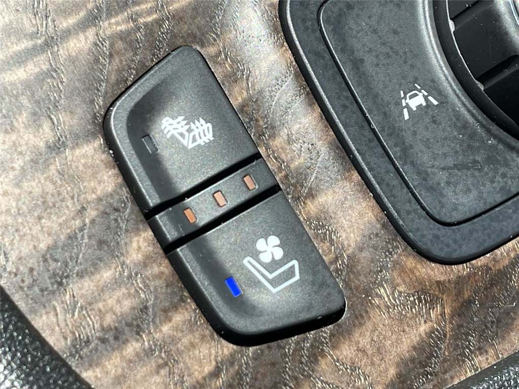 Thumbnail: 2021 GMC Acadia - 14