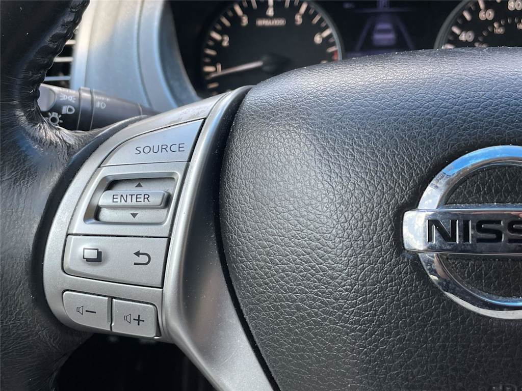Thumbnail: 2017 Nissan Altima - 21