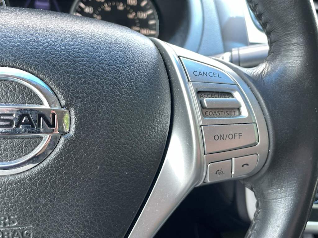 Thumbnail: 2017 Nissan Altima - 22