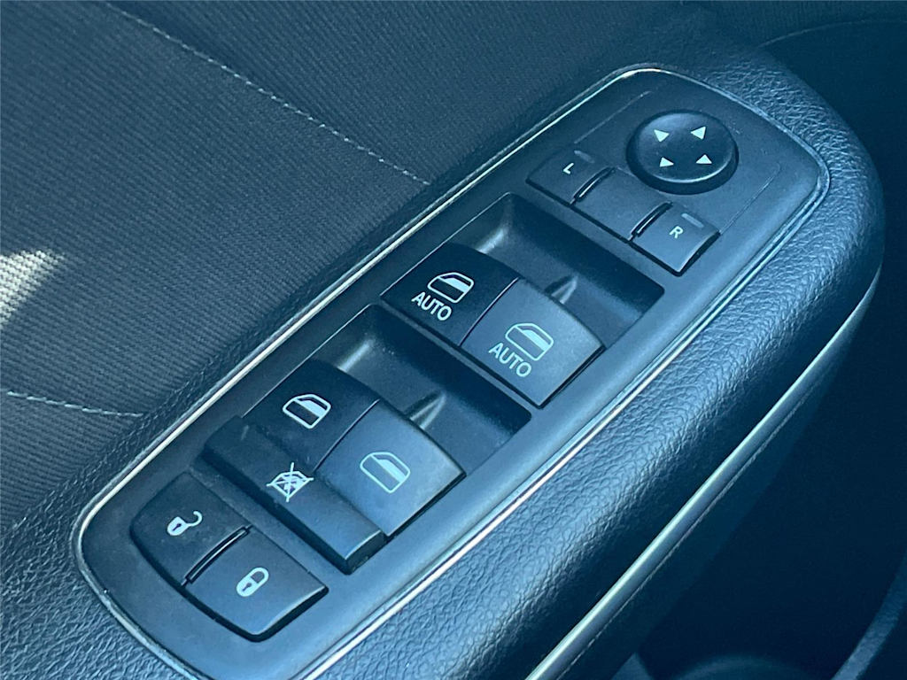 Thumbnail: 2019 Dodge Charger - 16