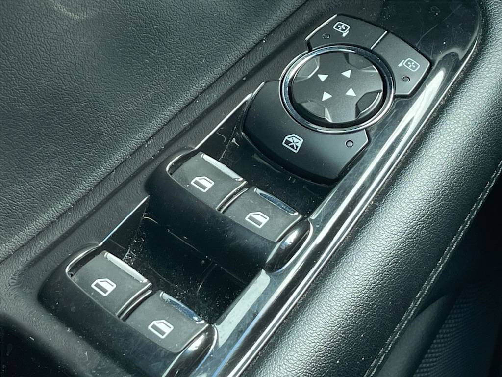 Thumbnail: 2016 Ford Edge - 20