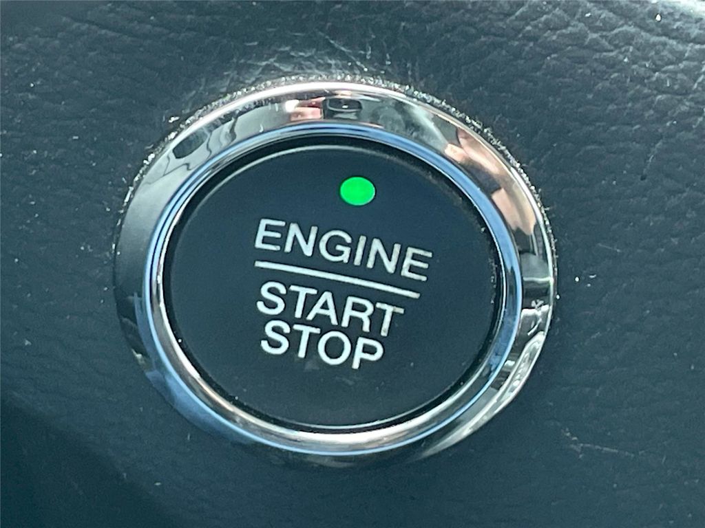 Thumbnail: 2016 Ford Edge - 23