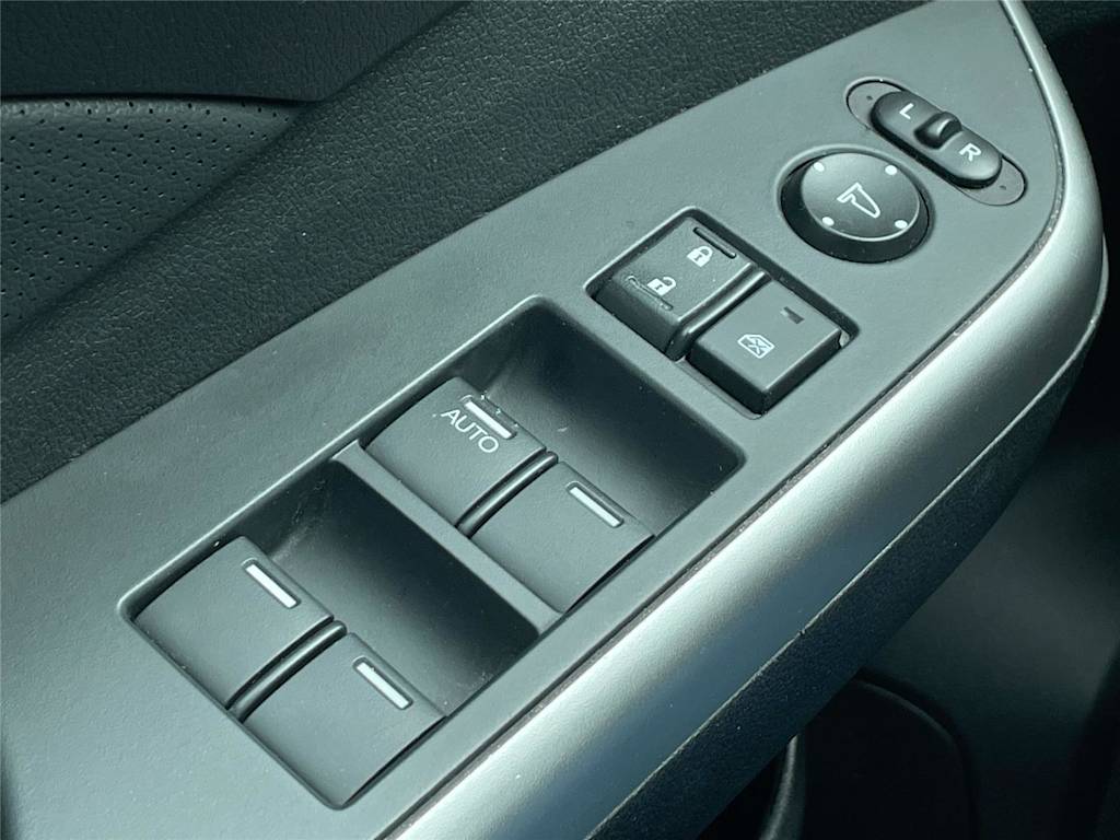 Thumbnail: 2016 Honda CR-V - 21