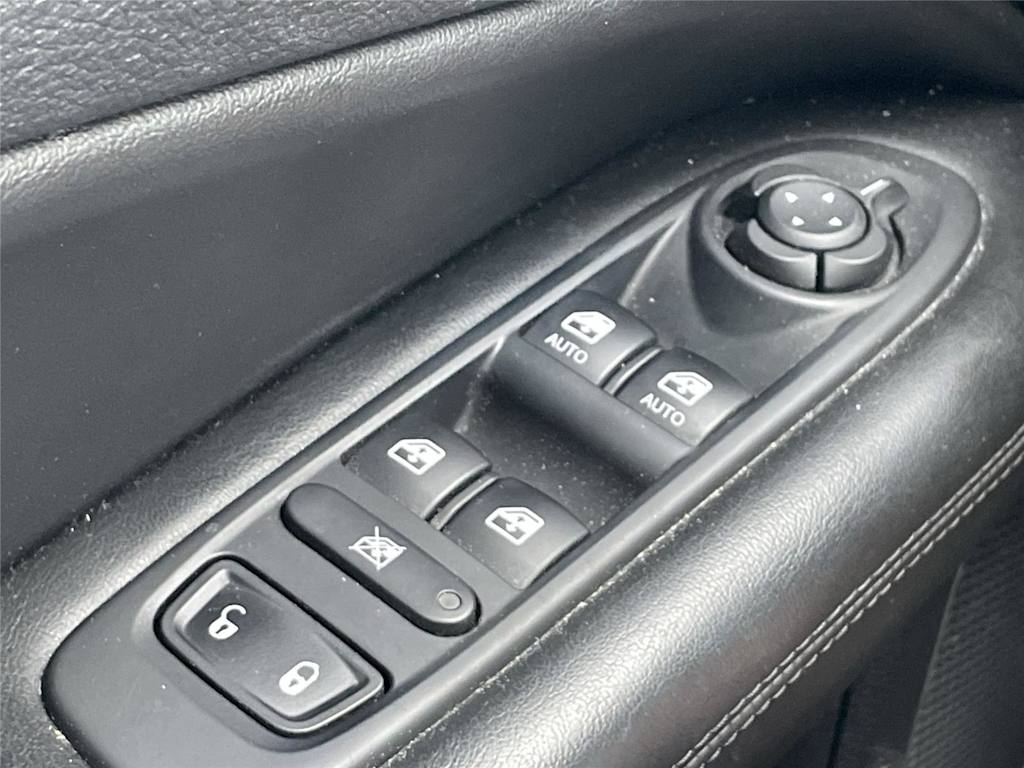 Thumbnail: 2019 Jeep Compass - 18