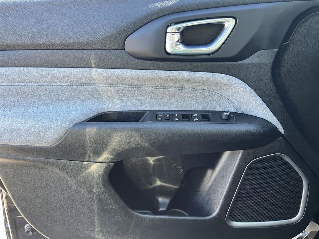 Thumbnail: 2024 Jeep Compass - 24