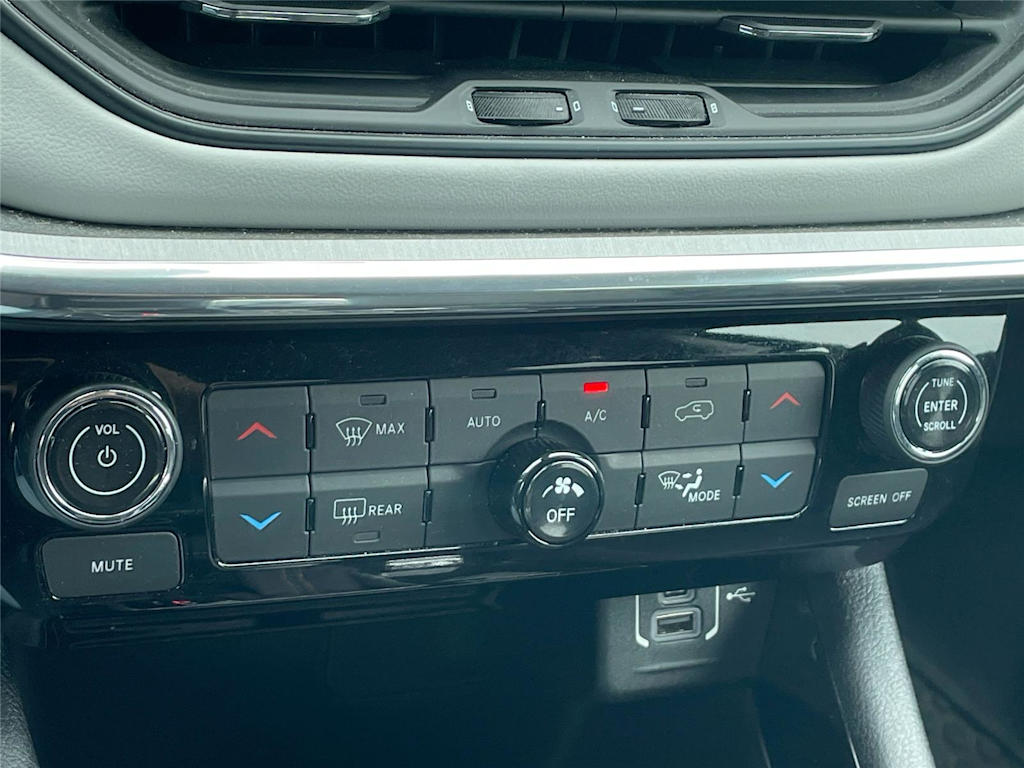 Thumbnail: 2022 Jeep Compass - 18