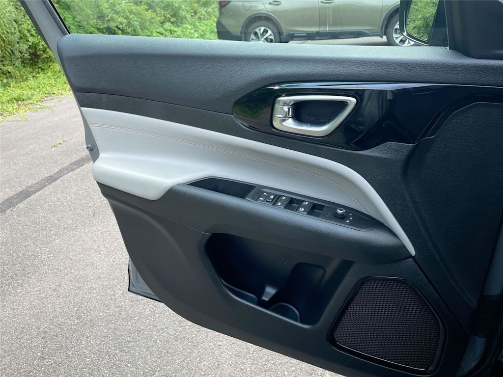 Thumbnail: 2022 Jeep Compass - 25