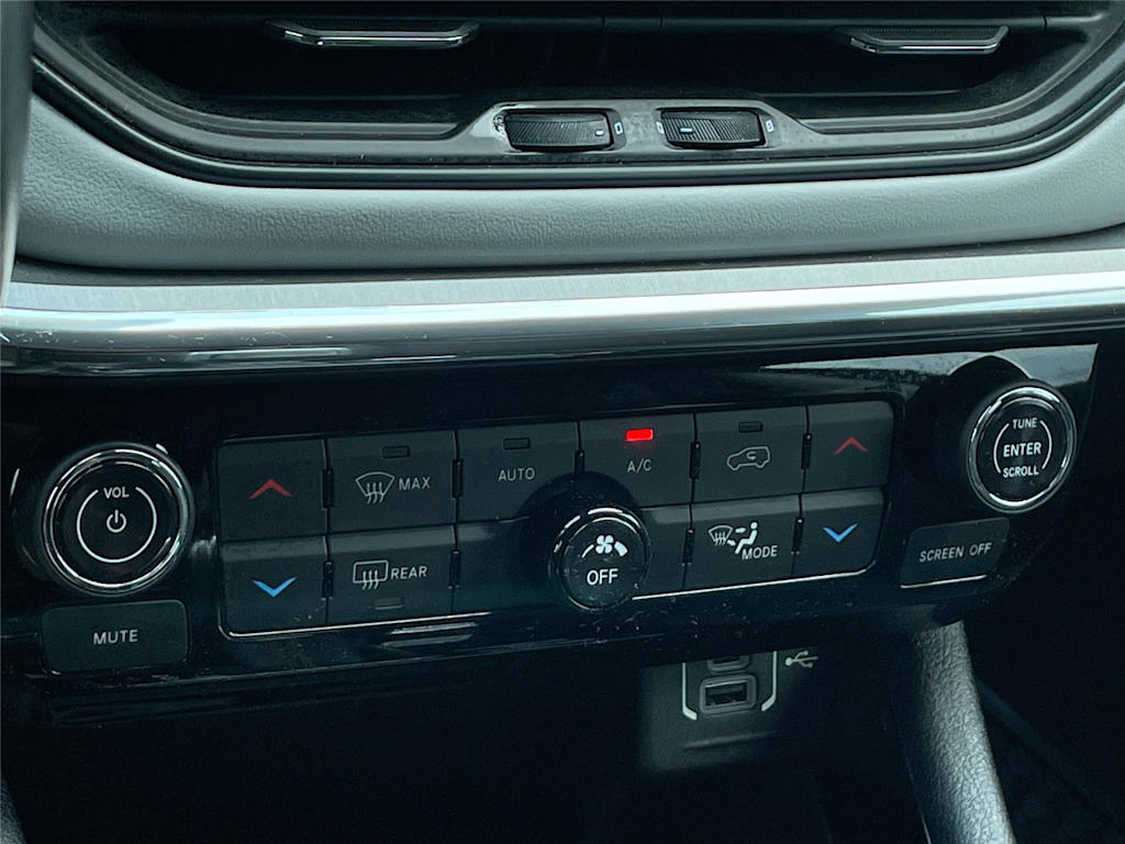 Thumbnail: 2022 Jeep Compass - 24