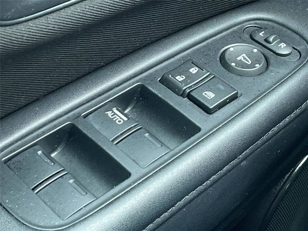 Thumbnail: 2016 Honda HR-V - 27