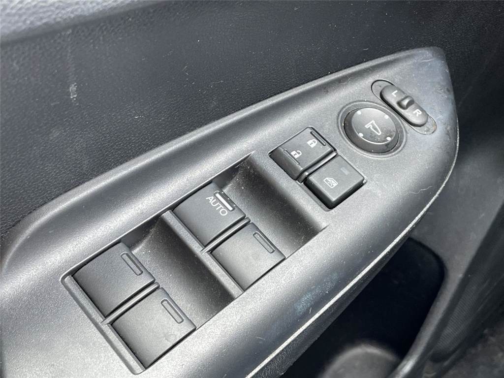 Thumbnail: 2015 Honda Fit - 18