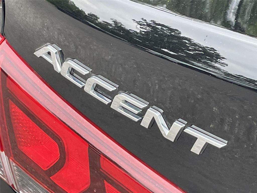 Thumbnail: 2022 Hyundai Accent - 6