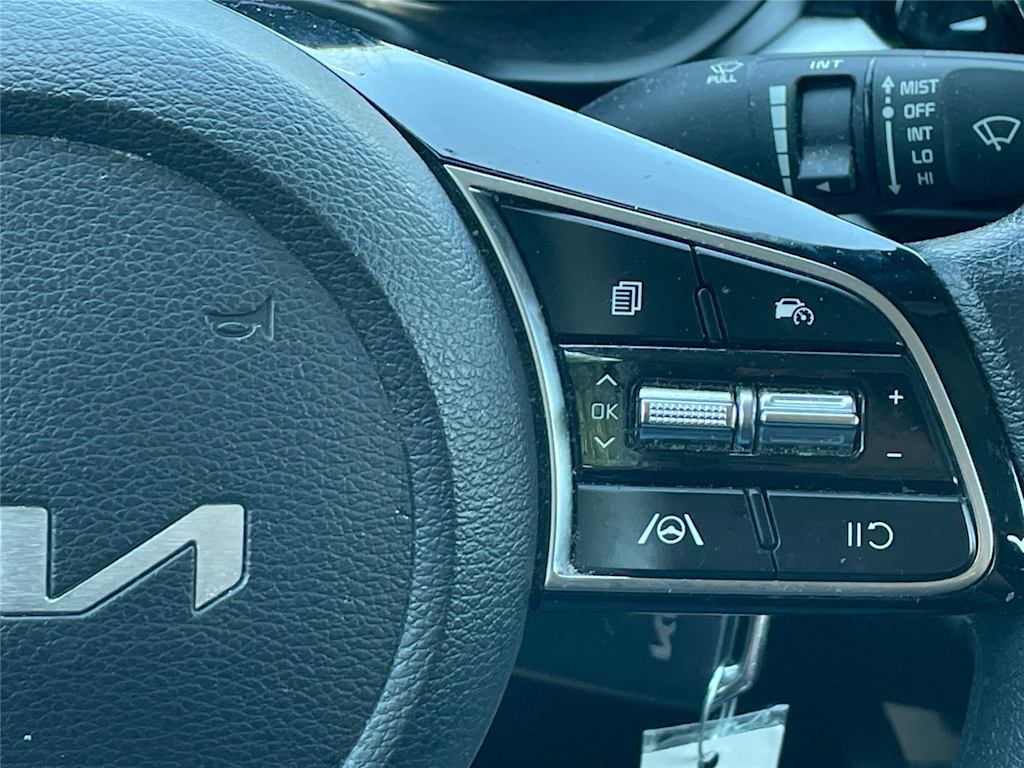 Thumbnail: 2023 Kia Forte - 28