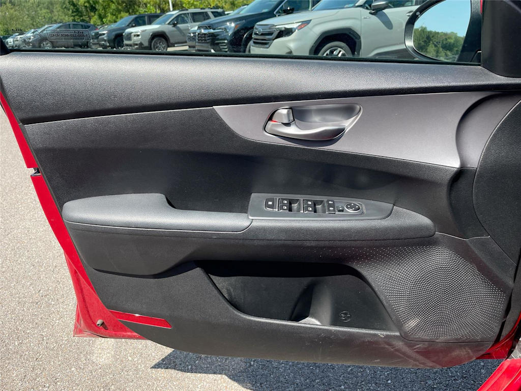 Thumbnail: 2023 Kia Forte - 25