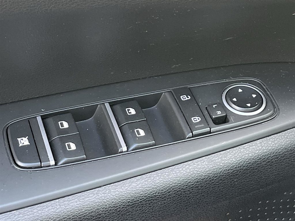 Thumbnail: 2023 Kia Forte - 25