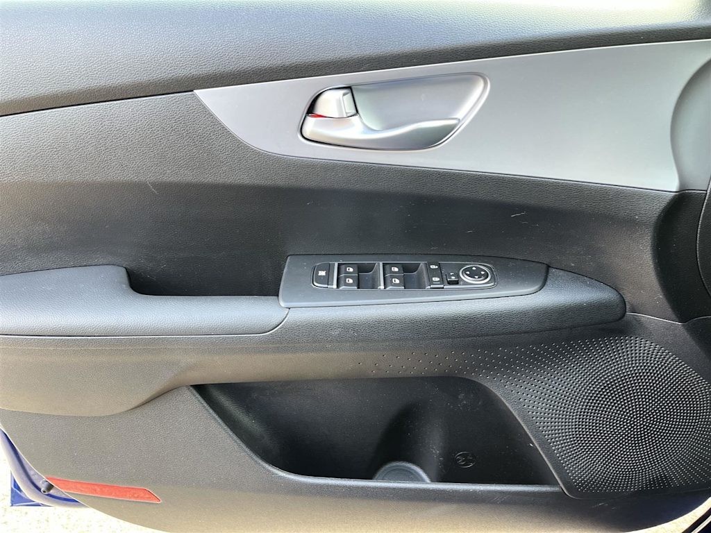 Thumbnail: 2023 Kia Forte - 24