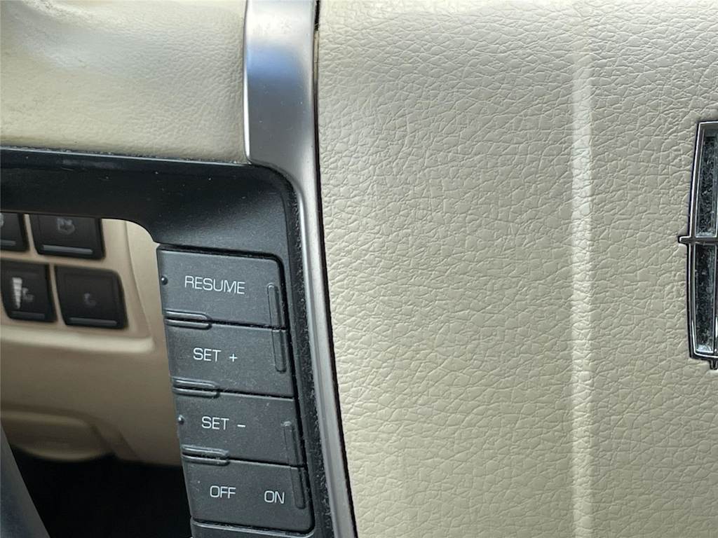 Thumbnail: 2012 Lincoln MKZ - 7