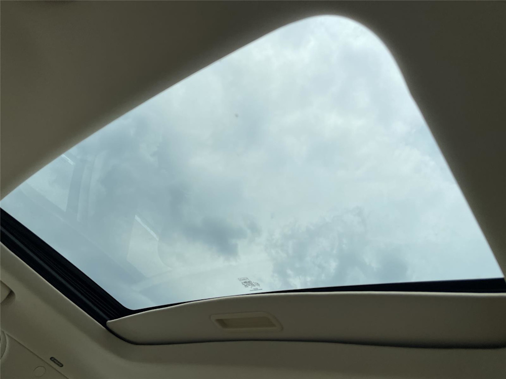 Thumbnail: 2012 Lincoln MKZ - 16