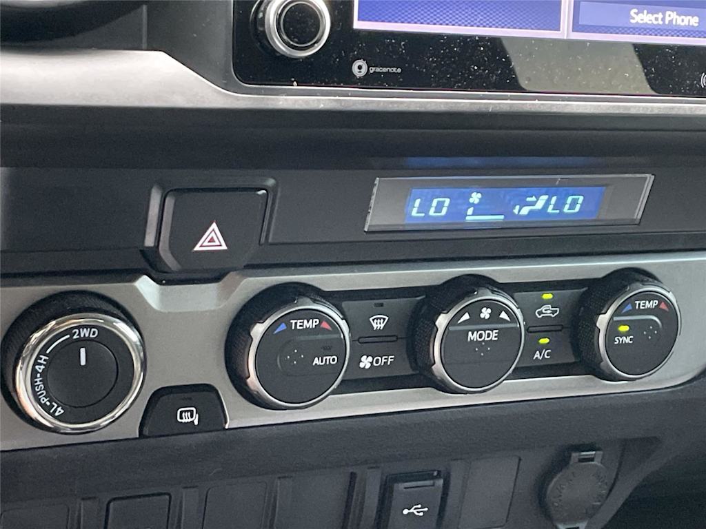 Thumbnail: 2021 Toyota Tacoma - 17