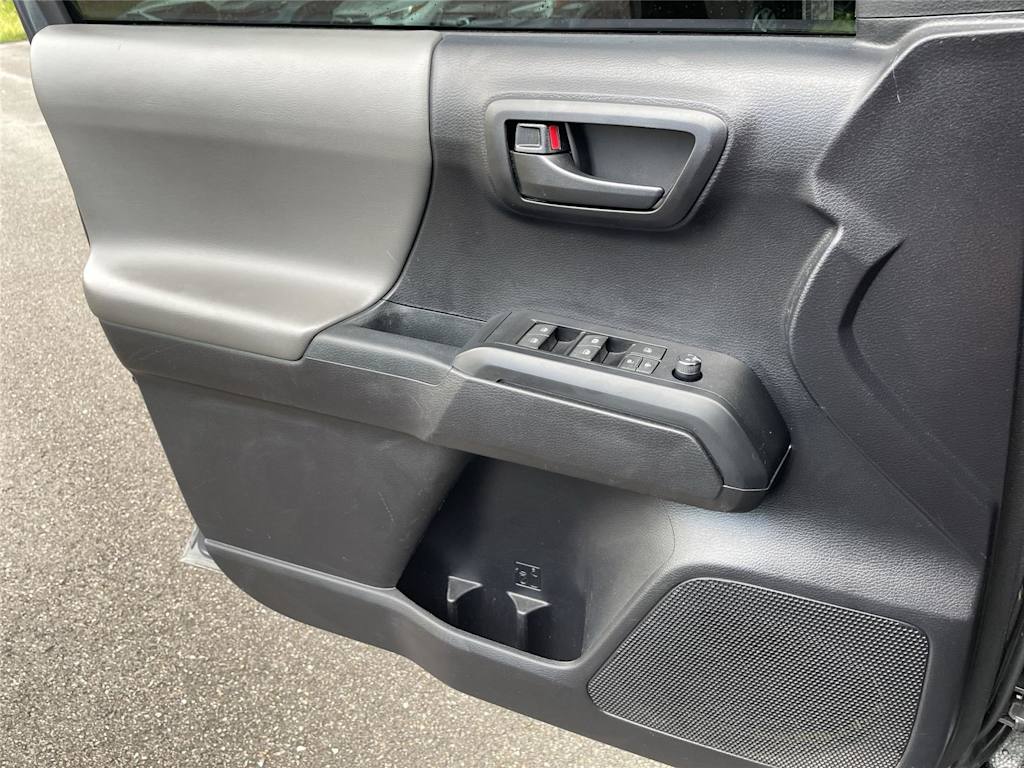 Thumbnail: 2021 Toyota Tacoma - 18
