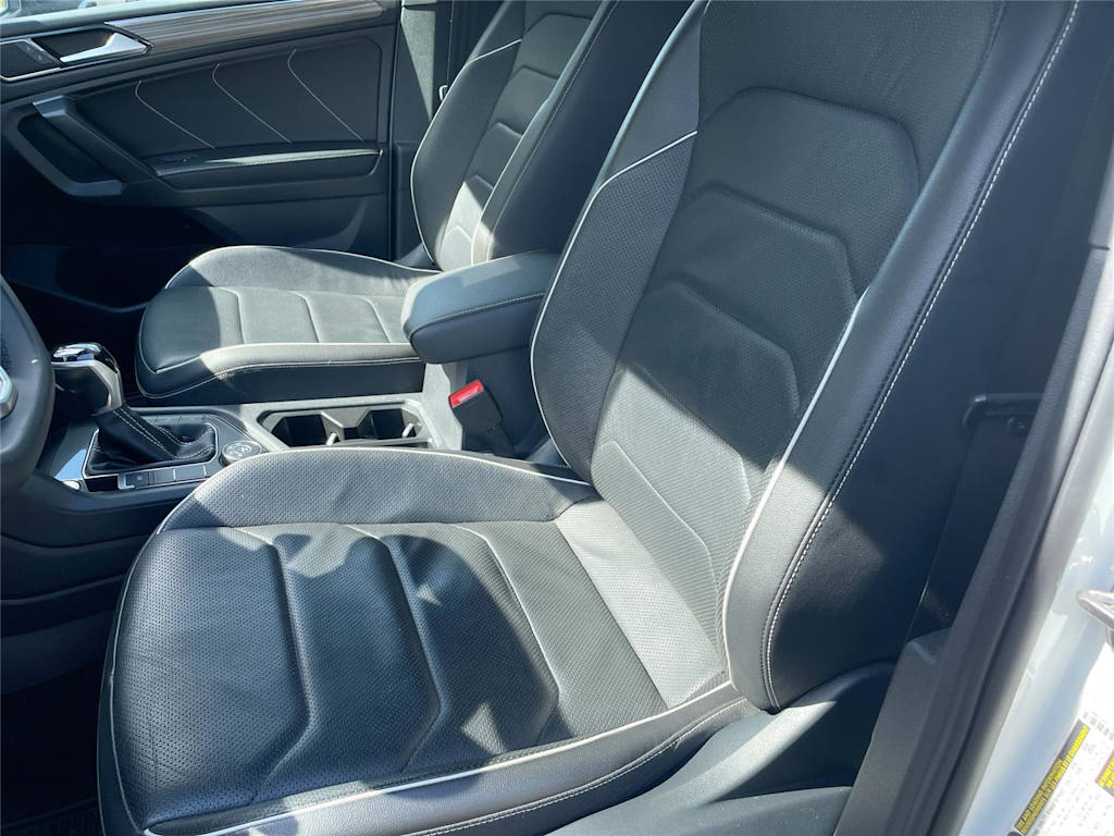 Thumbnail: 2022 Volkswagen Tiguan - 9