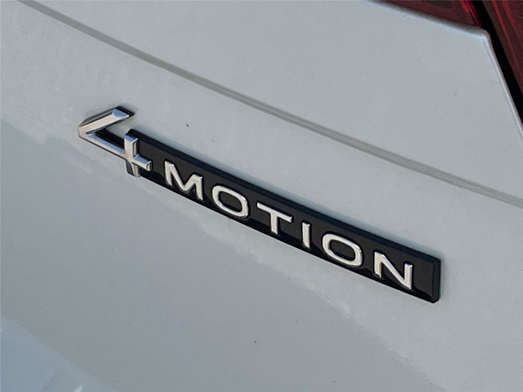 Thumbnail: 2022 Volkswagen Tiguan - 7