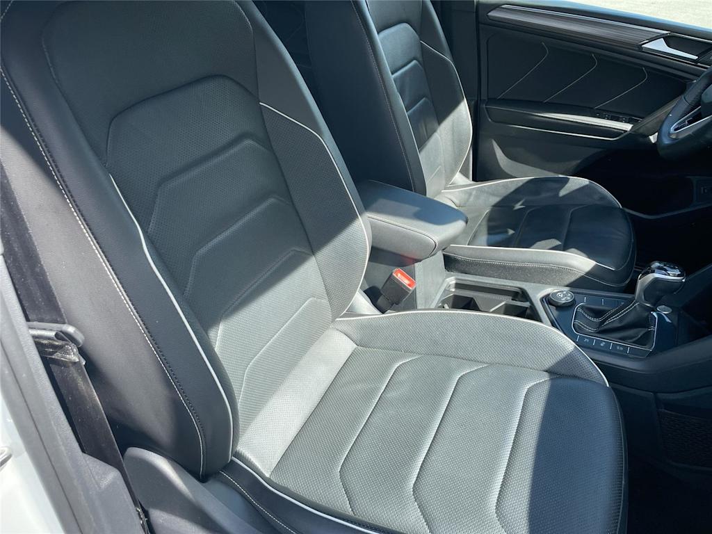 Thumbnail: 2022 Volkswagen Tiguan - 24