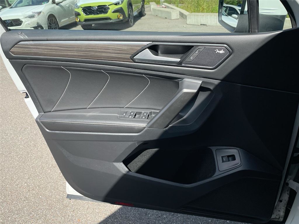 Thumbnail: 2022 Volkswagen Tiguan - 30