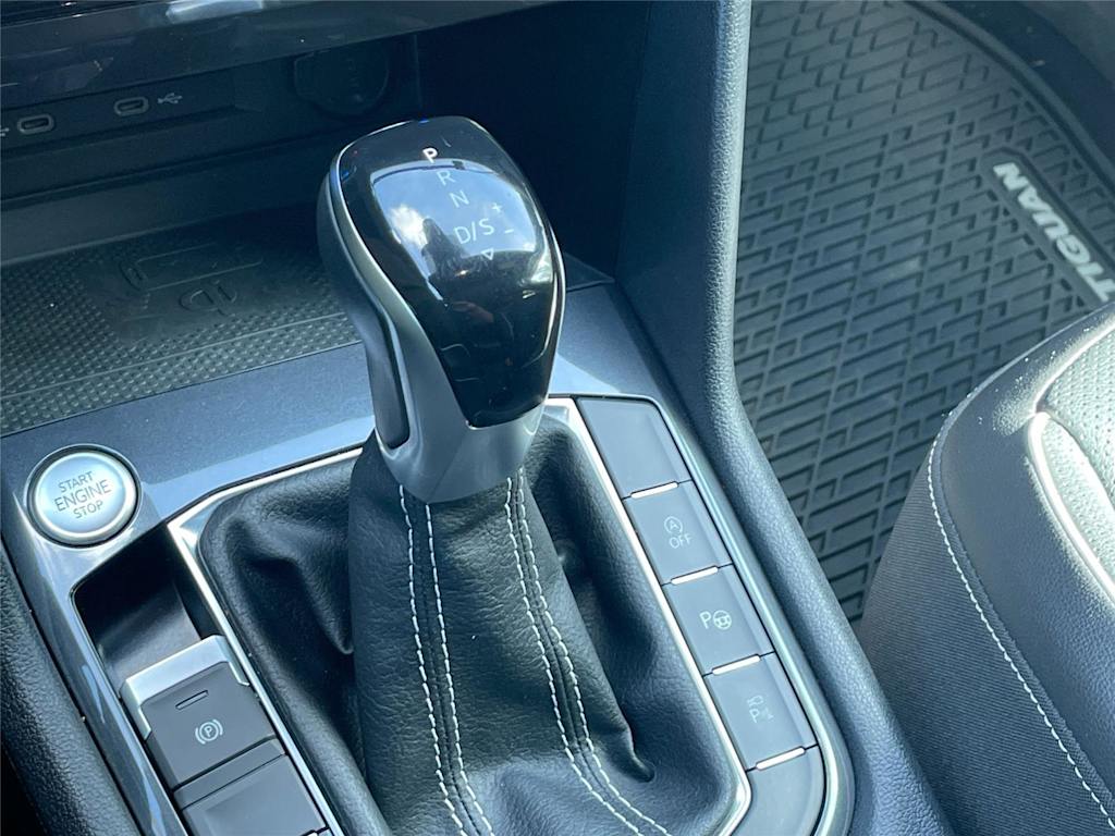Thumbnail: 2022 Volkswagen Tiguan - 12