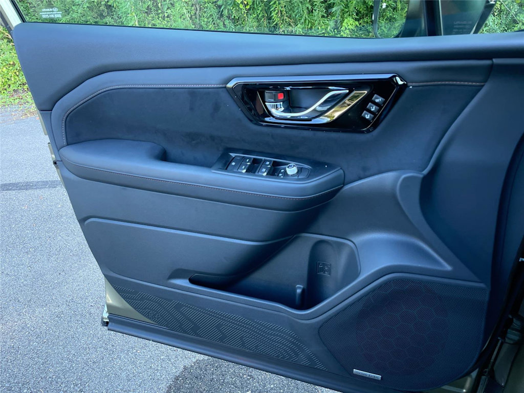 Thumbnail: 2026 Subaru Forester - 26