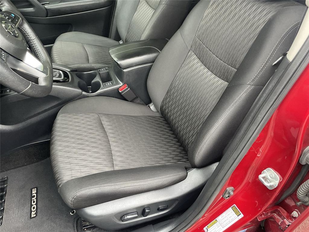 Thumbnail: 2019 Nissan Rogue - 10