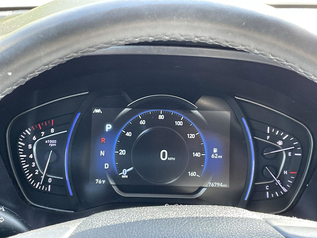 2020 Hyundai Santa Fe Limited 32