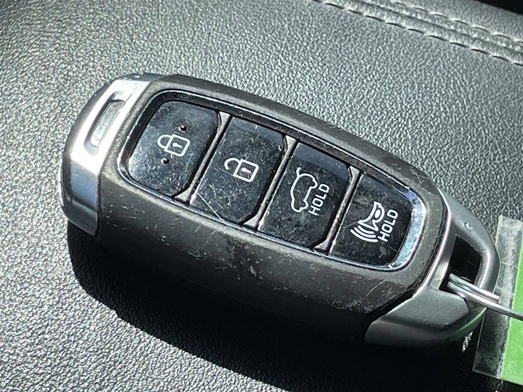 2020 Hyundai Santa Fe Limited 16